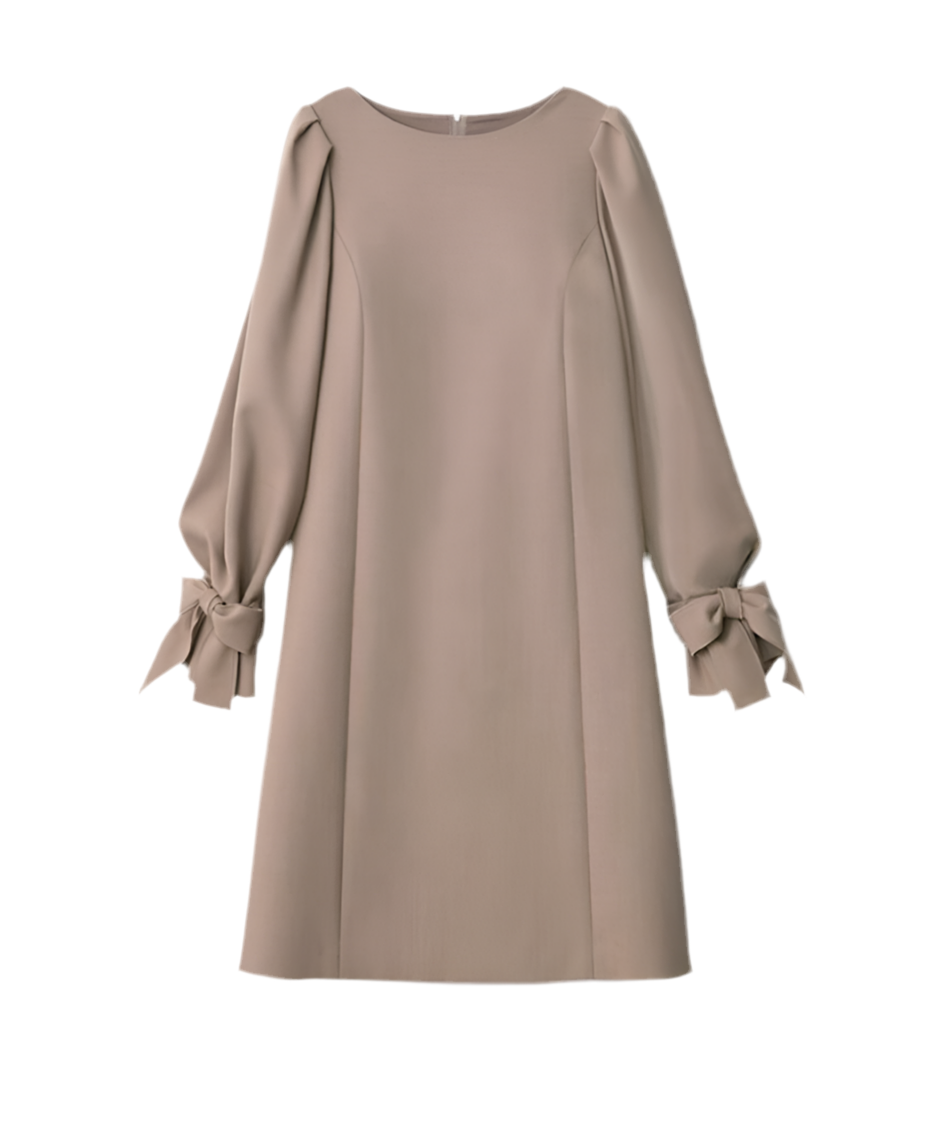 Vestido con lazos en las mangas